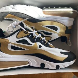 Airmax 270 react gold and white